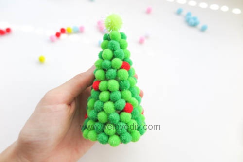 DIY pom pom christmas tree 聖誕節手作彩球裝飾聖誕樹